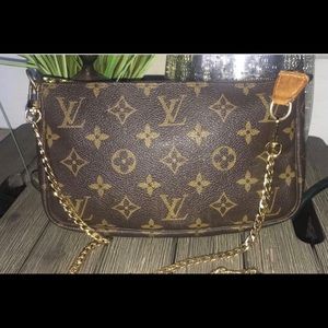 Louis Vuitton pochette